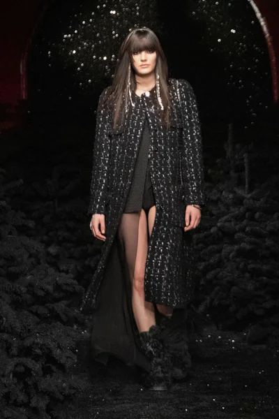 Look 7